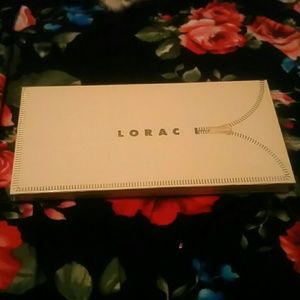 Lorac Unzipped Eye shadow pallette
